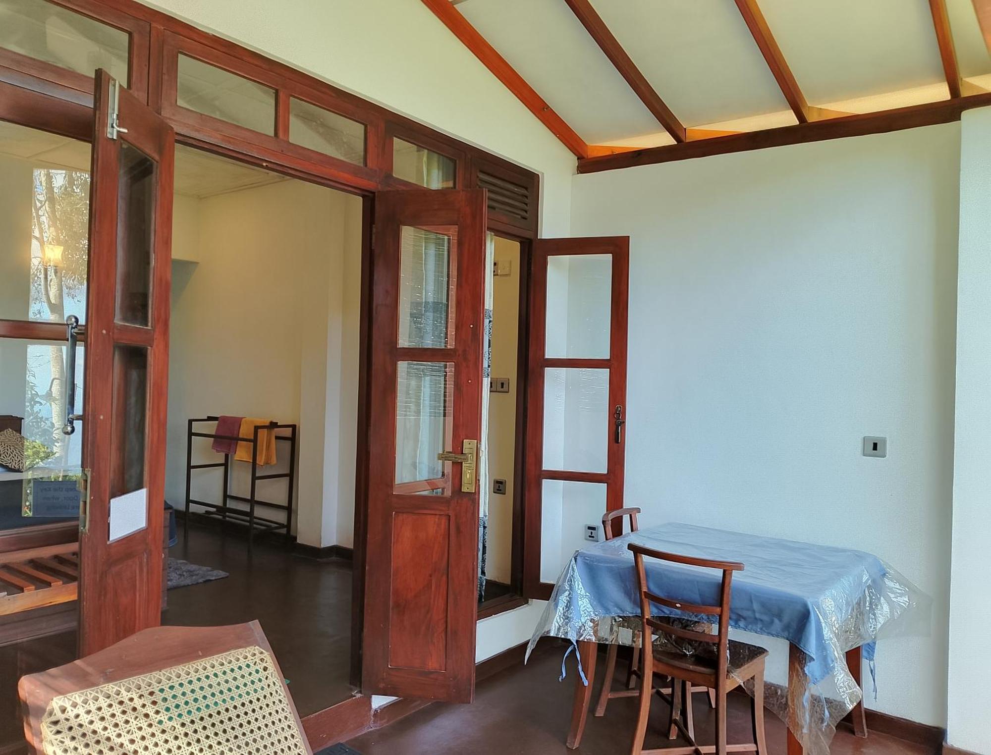 Neon Sky Nest Apartment Ella Luaran gambar