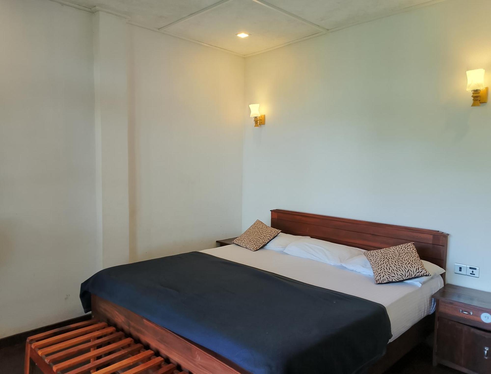 Neon Sky Nest Apartment Ella Luaran gambar